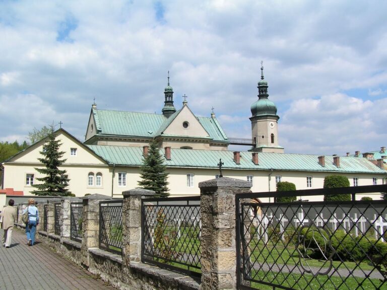 Sanktuarium Matki Bożej Szkaplerznej w Czernej