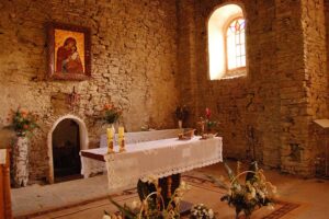 Wnętrze cerkwi w Łopience